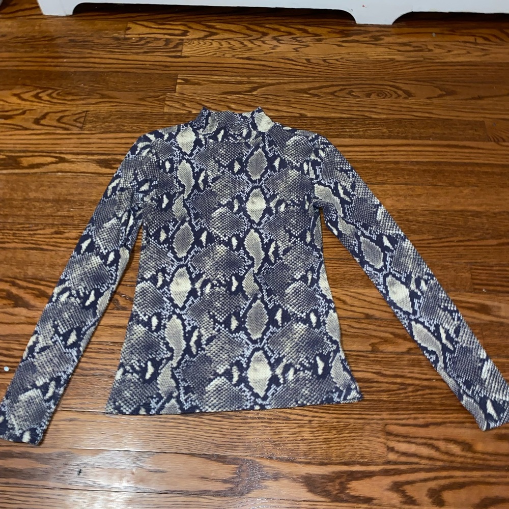 Snakeskin high neck undershirt